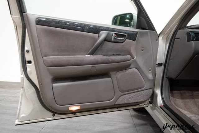 1999 Toyota Crown JDM car for sale — photo 17 of 25