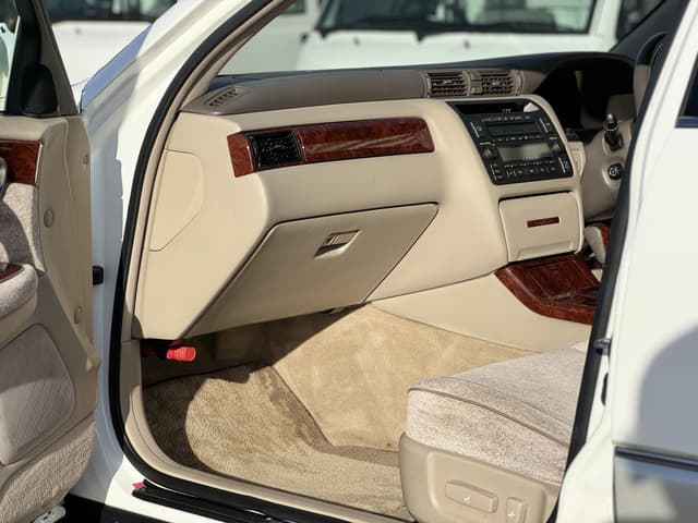 1999 Toyota Majesta JDM car for sale — photo 8 of 24