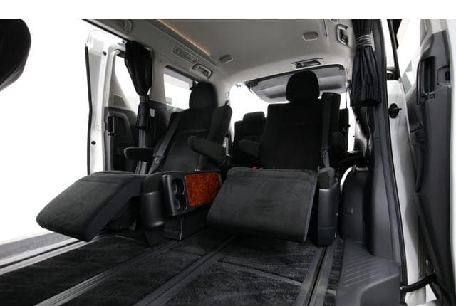 2010 Toyota Vellfire JDM car for sale — photo 7 of 25