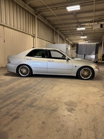 1998 Toyota Altezza JDM car for sale — photo 5 of 25