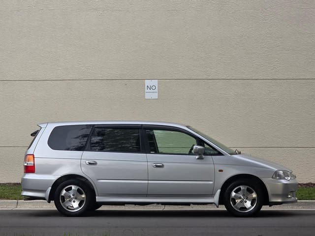 2000 Honda Odyssey JDM car for sale — photo 2 of 25