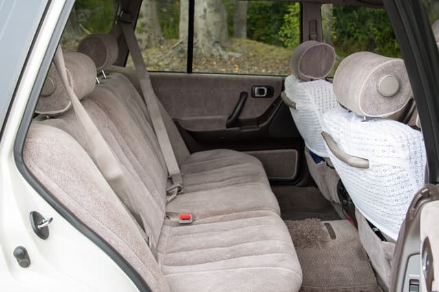 1993 Toyota Crown JDM car for sale — photo 13 of 15
