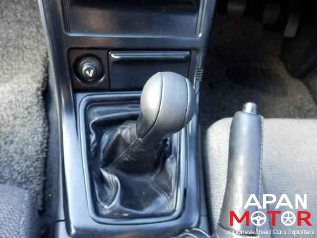 1990 Nissan Skyline JDM car for sale — photo 4 of 10