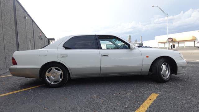 1998 Toyota Celsior JDM car for sale — photo 3 of 11