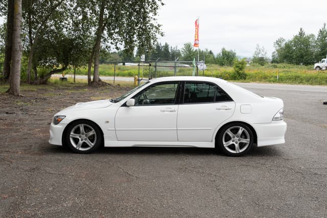 1999 Toyota Altezza JDM car for sale — photo 7 of 14