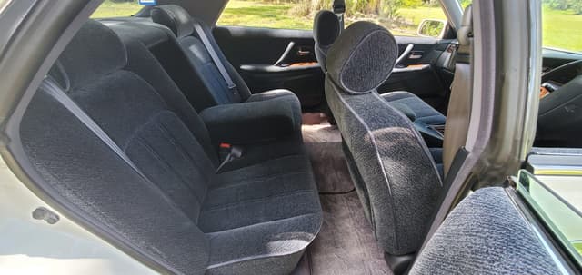 1997 Toyota Crown JDM car for sale — photo 9 of 15
