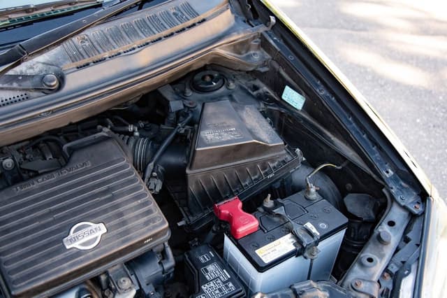1999 Nissan Tino JDM car for sale — photo 19 of 23
