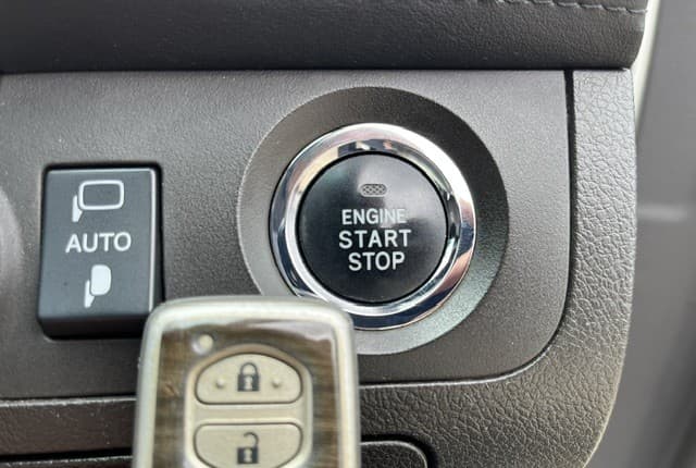 2009 Toyota Crown JDM car for sale — photo 12 of 25