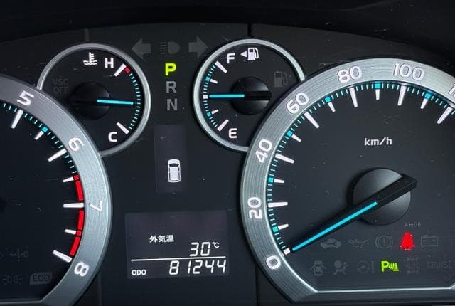 2011 Toyota Alphard JDM car for sale — photo 11 of 25