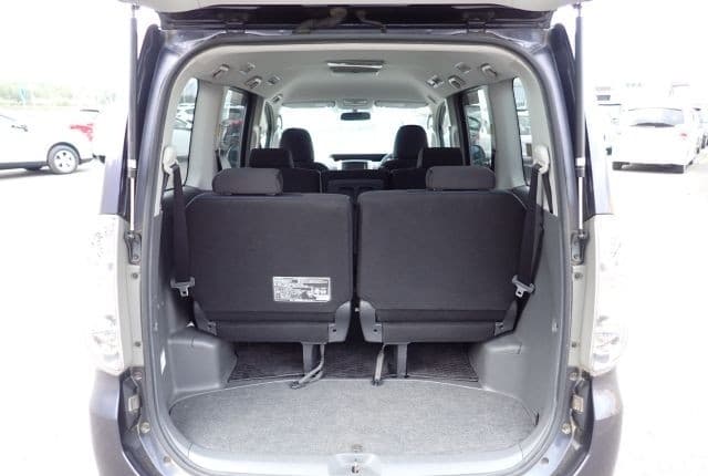 2008 Toyota Voxy JDM car for sale — photo 24 of 25