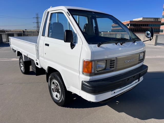 1993 Toyota Townace JDM car for sale — photo 2 of 18