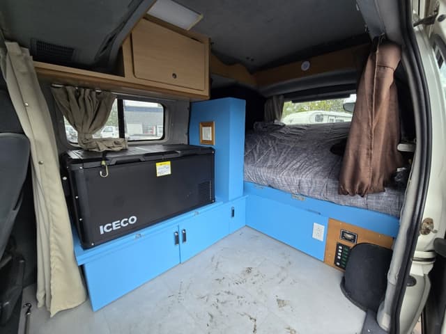 1996 Toyota Granvia JDM car for sale — photo 8 of 14