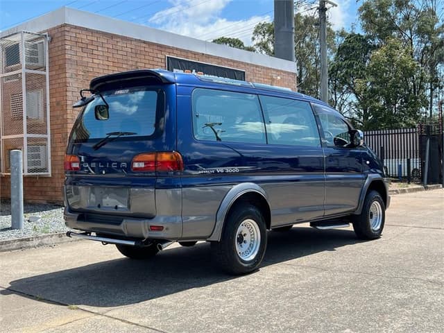 1997 Mitsubishi Delica JDM car for sale — photo 6 of 10