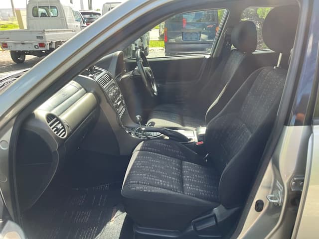 1998 Toyota Altezza JDM car for sale — photo 13 of 17