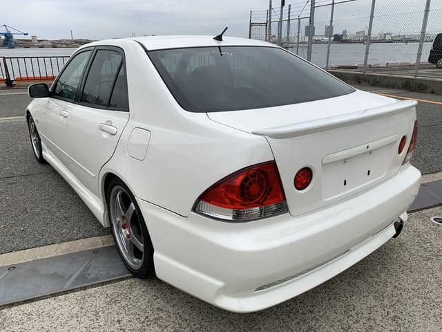 2001 Toyota Altezza JDM car for sale — photo 3 of 10