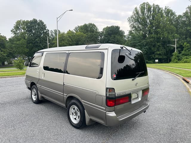 1998 Toyota HiAce JDM car for sale — photo 4 of 20