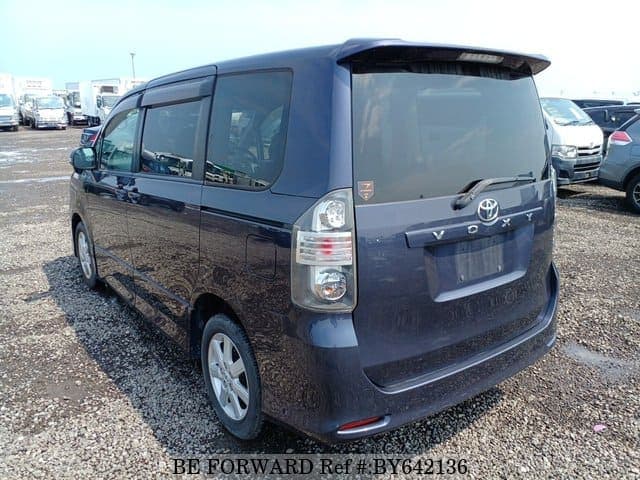 2008 Toyota Voxy JDM car for sale — photo 3 of 25