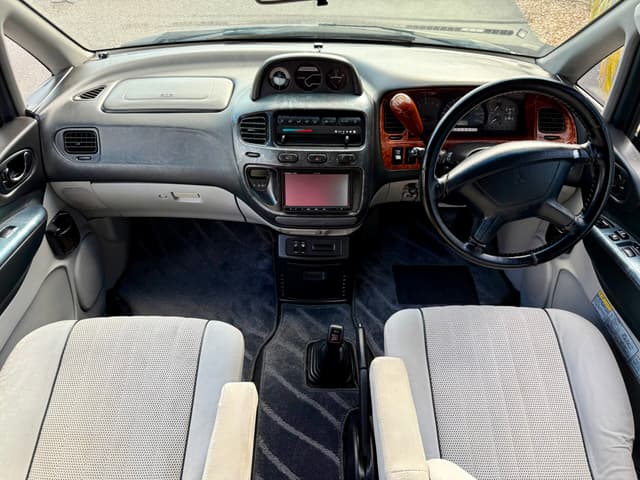 2000 Mitsubishi Delica JDM car for sale — photo 13 of 19