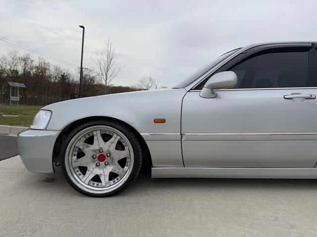 1998 Honda Legend JDM car for sale — photo 10 of 24