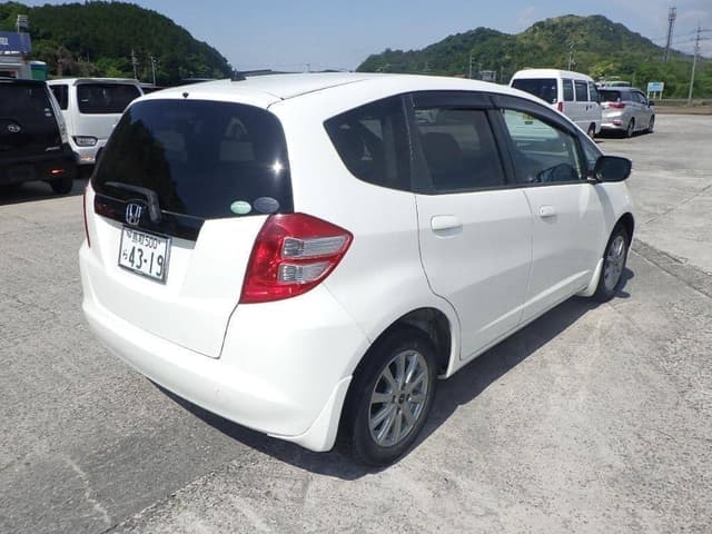 2007 Honda Fit JDM car for sale — photo 2 of 5