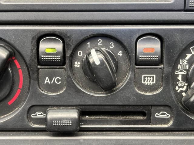 2000 Mazda Roadster (Eunos Roadster / MX-5) JDM car for sale — photo 18 of 25