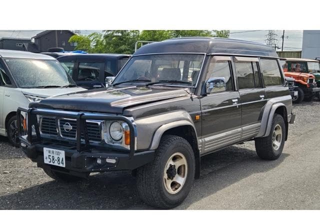 1990 Nissan Safari JDM car for sale — photo 2 of 25