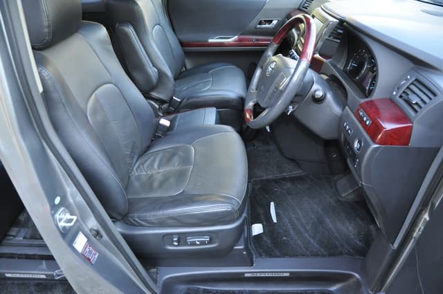 2008 Toyota Alphard JDM car for sale — photo 11 of 25