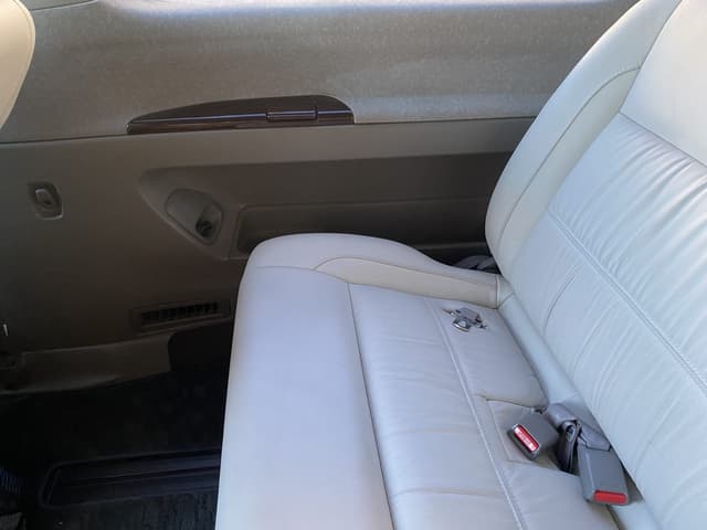 2000 Nissan Elgrand JDM car for sale — photo 9 of 10
