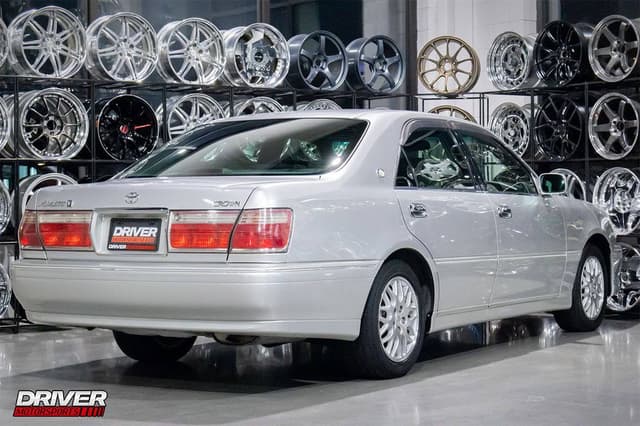 2000 Toyota Crown JDM car for sale — photo 10 of 10