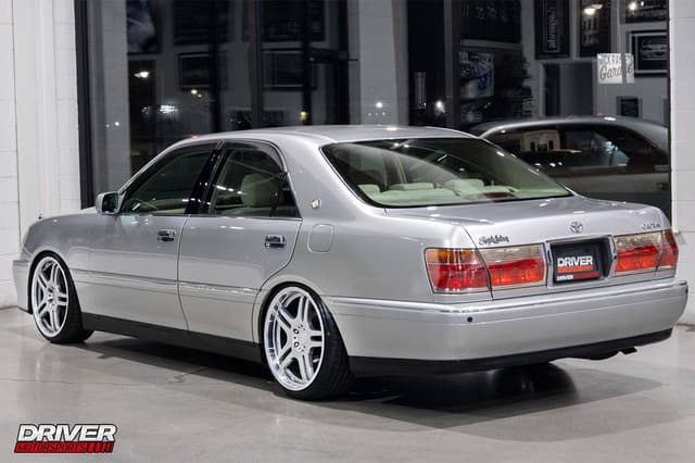 2000 Toyota Crown JDM car for sale — photo 2 of 10