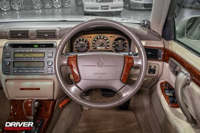 2000 Toyota Crown JDM car for sale — photo 3 of 10