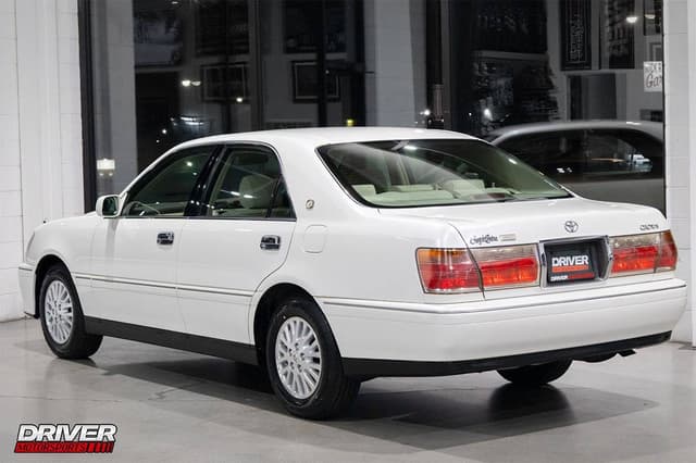 2000 Toyota Crown JDM car for sale — photo 2 of 10