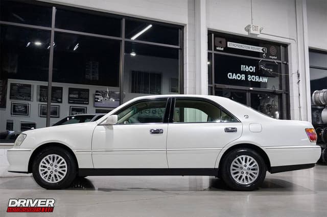2000 Toyota Crown JDM car for sale — photo 7 of 10