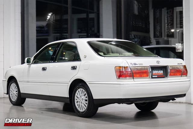 2000 Toyota Crown JDM car for sale — photo 8 of 10