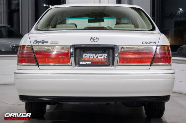 2000 Toyota Crown JDM car for sale — photo 9 of 10