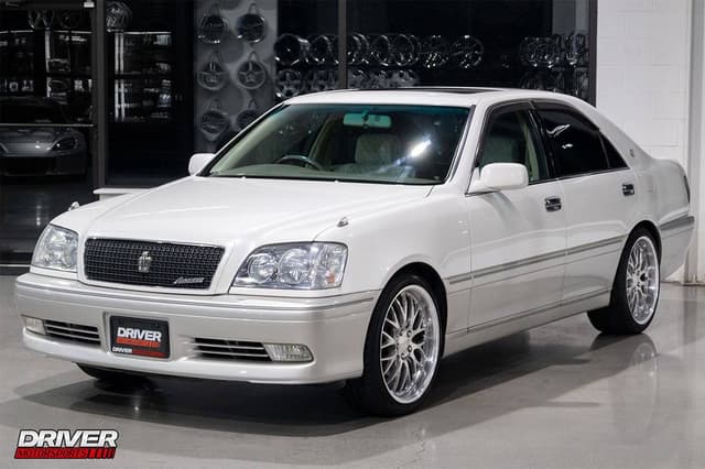 1999 Toyota Crown JDM car for sale — photo 6 of 10