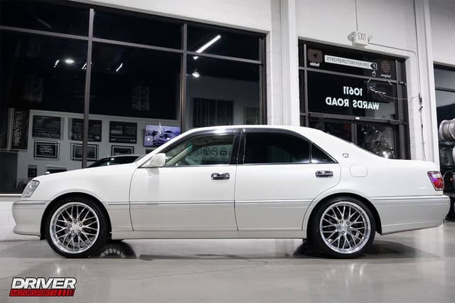 1999 Toyota Crown JDM car for sale — photo 7 of 10