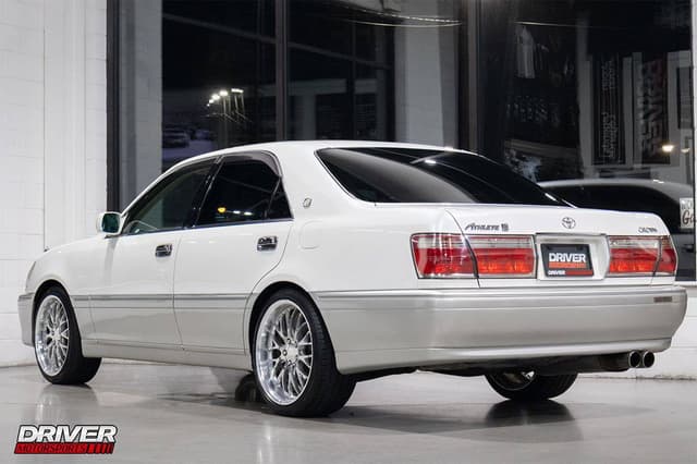1999 Toyota Crown JDM car for sale — photo 8 of 10
