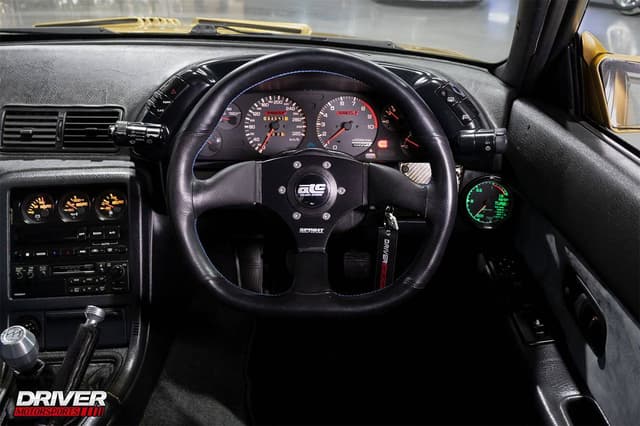 1991 Nissan Skyline JDM car for sale — photo 3 of 10