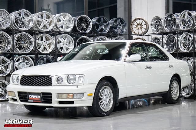 1998 Nissan Gloria JDM car for sale — photo 6 of 10