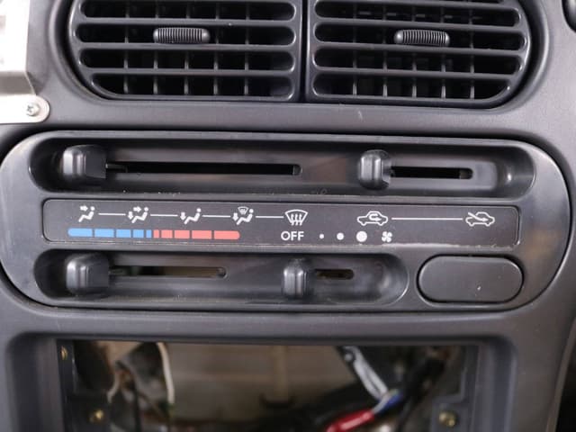1995 Daihatsu Hijet JDM car for sale — photo 10 of 10