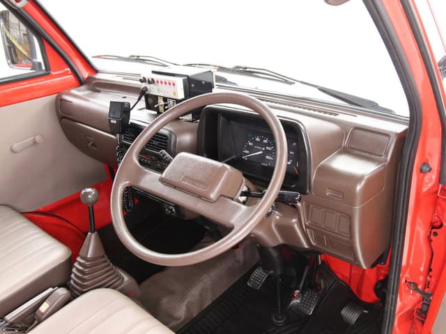 1992 Daihatsu Hijet JDM car for sale — photo 8 of 10