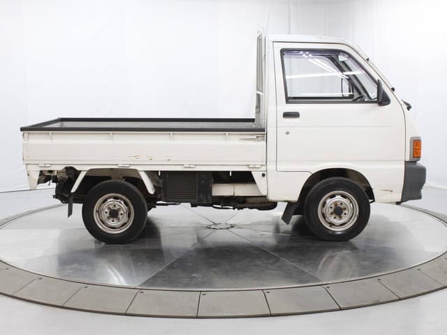 1993 Daihatsu Hijet JDM car for sale — photo 6 of 10
