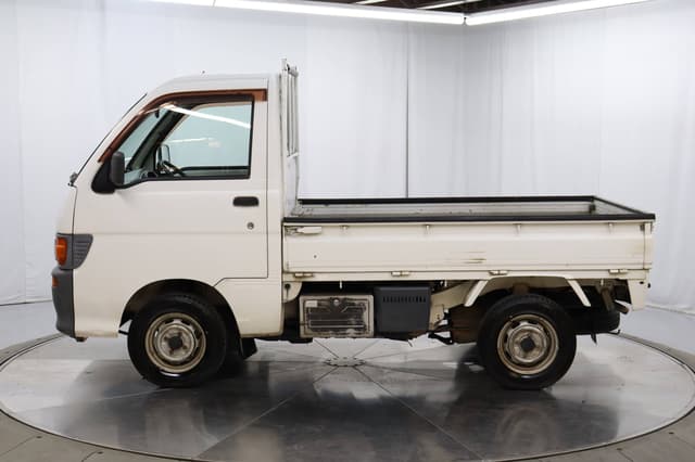 1997 Daihatsu Hijet JDM car for sale — photo 3 of 10