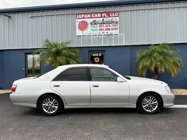 1999 Toyota Crown JDM car for sale — photo 11 of 21