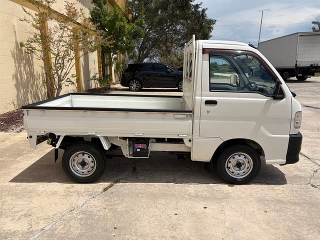 1999 Daihatsu Hijet JDM car for sale — photo 10 of 18