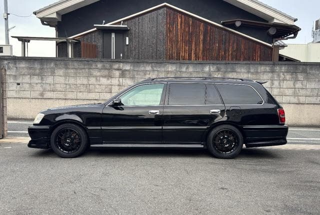 2003 Toyota Crown JDM car for sale — photo 11 of 25