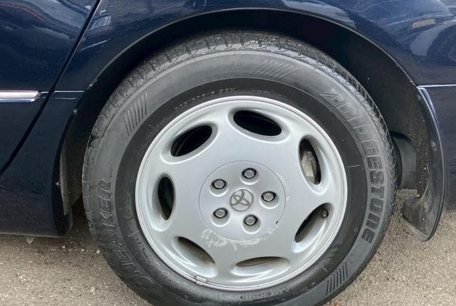 2002 Toyota Celsior JDM car for sale — photo 13 of 25