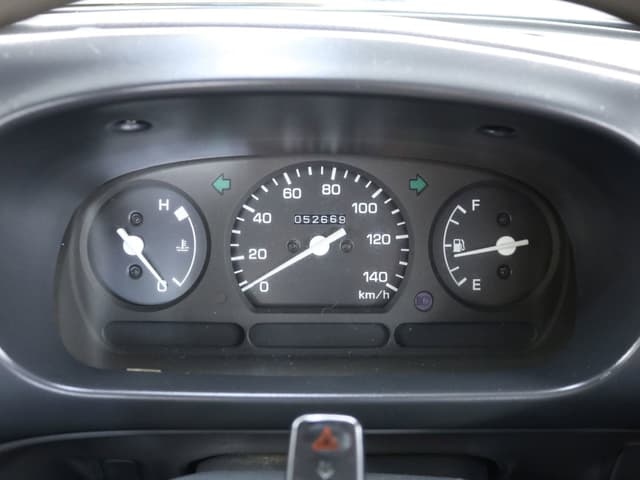 1998 Daihatsu Hijet JDM car for sale — photo 9 of 25
