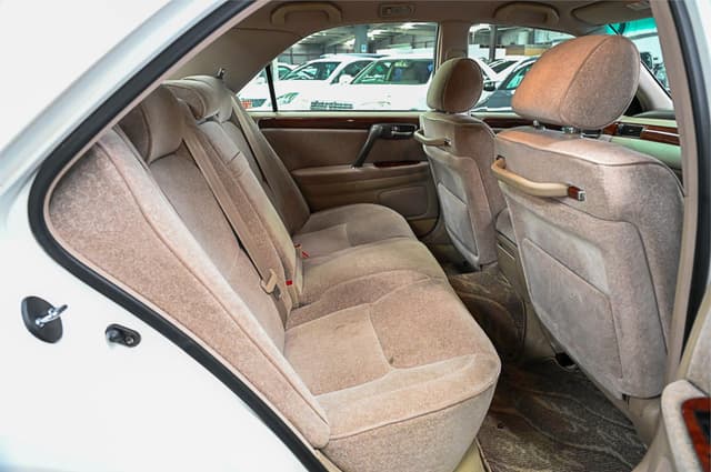 2000 Toyota Crown JDM car for sale — photo 12 of 20